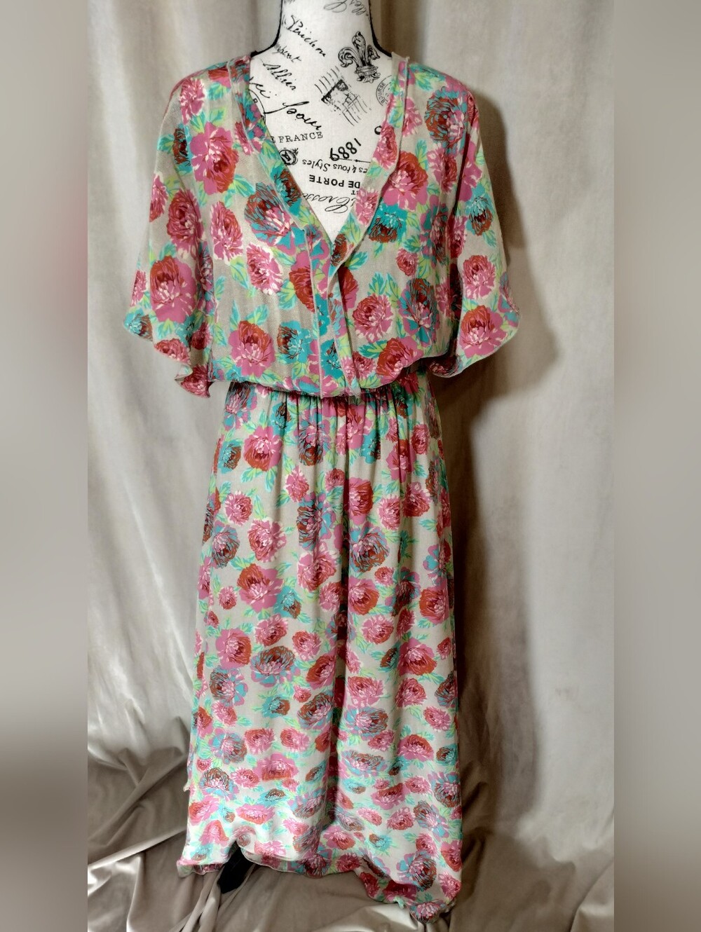 Ella Moss Women's Pink Tan Green V-Neck Short Sleeve Dress. Size M